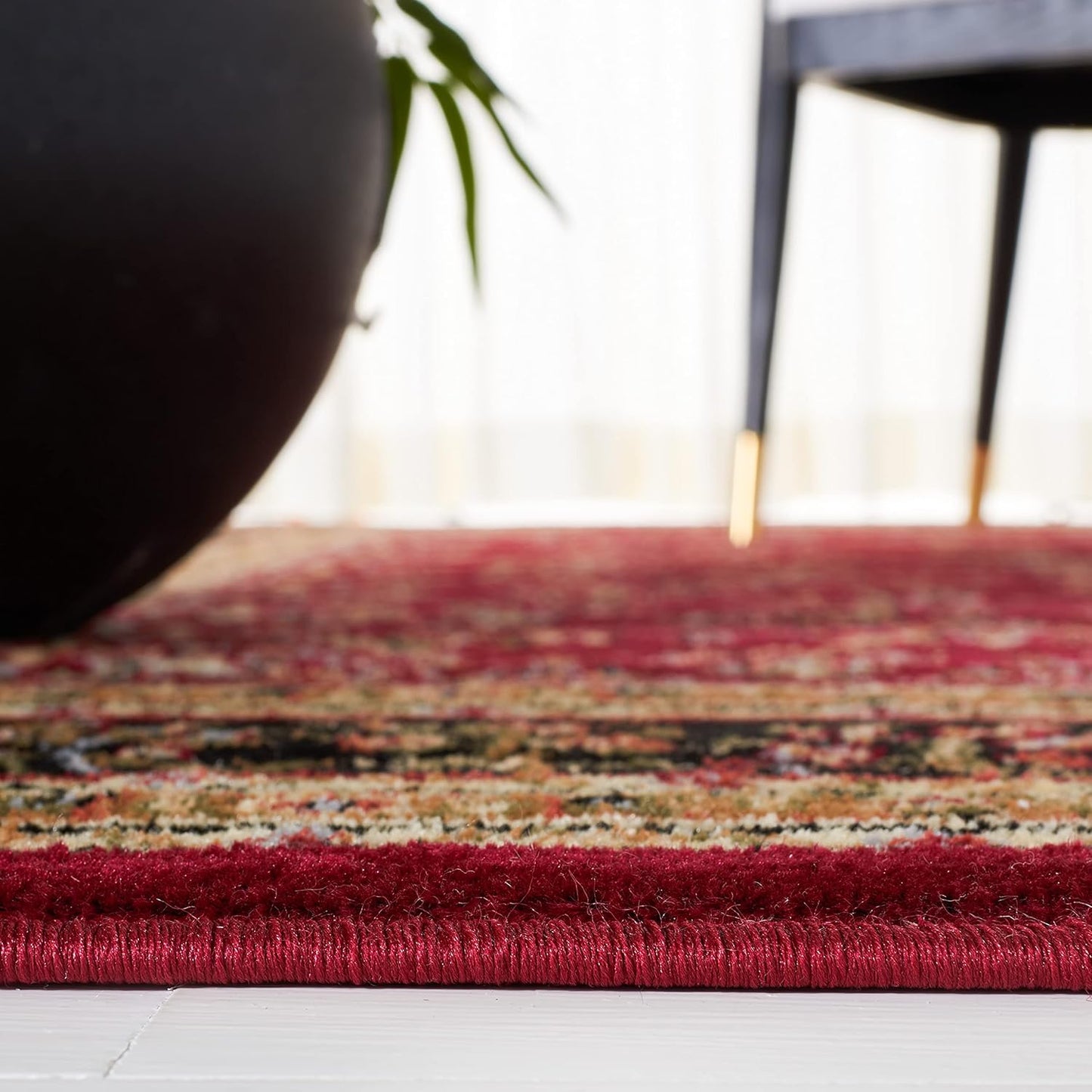 SAFAVIEH Lyndhurst Collection Area Rug - 9' x 12', Red & Black, Traditional Oriental Design, Non-Shedding & Easy Care, Ideal for High Traffic Areas in Living Room, Bedroom (LNH331B)