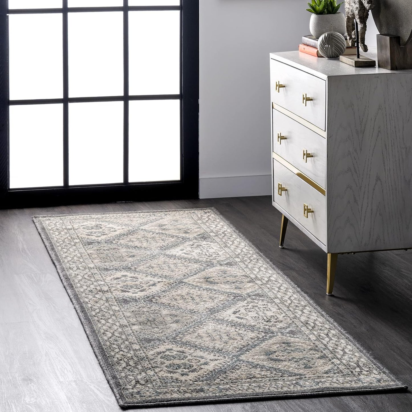 nuLOOM 9x12 Becca Traditional Tiled Area Rug, Beige, Faded Transitional Design, Stain Resistant, For Bedroom, Dining Room, Living Room, Hallway, Office, Kitchen, Entryway